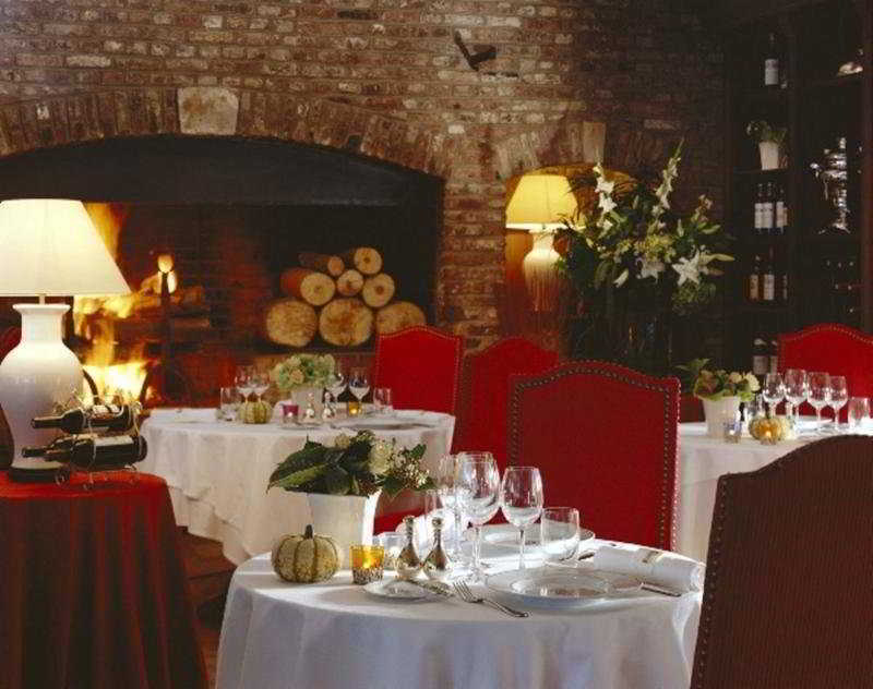 Hotel Chateau Tilques 餐厅 照片
